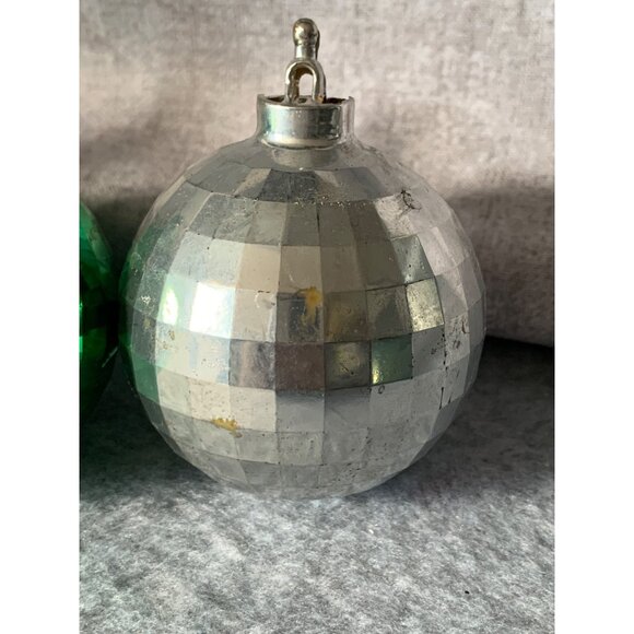 Vintage Bradford Unbreakable Christmas Mirror Ball Ornaments Set Green & Silver - Picture 2 of 5